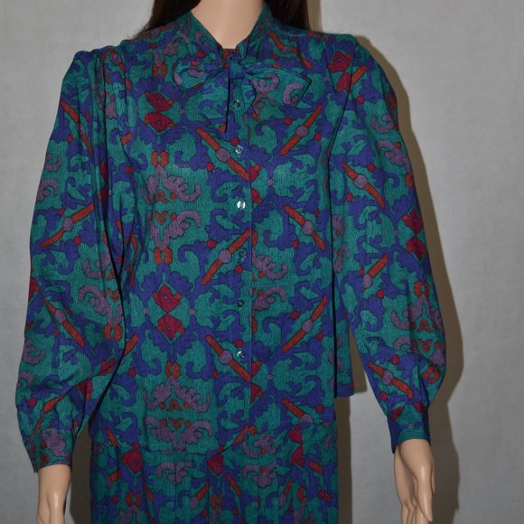 COUNTRY CASUALS PURE NEW WOOL GREEN , PURPLE , RED SKIRT SET SIZE 10 / 12/ 34 - Picture 2 of 11